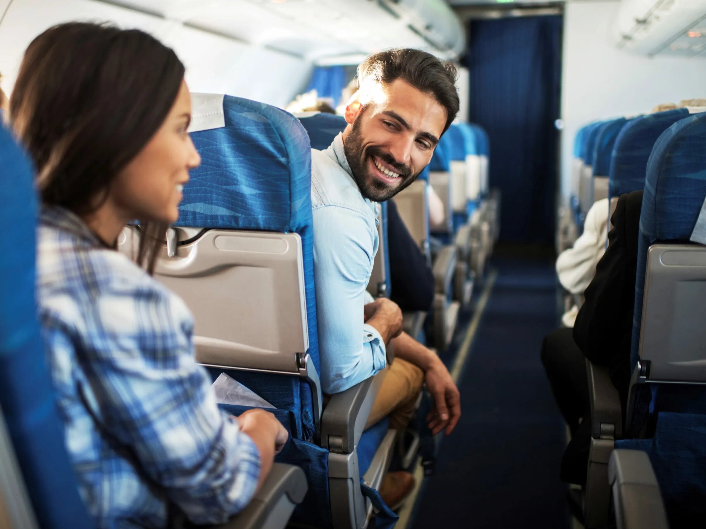 I get on the plane. Самолет с пассажиром. Фотосессия с самолетом. Люди в самолете. Салон самолета с людьми.