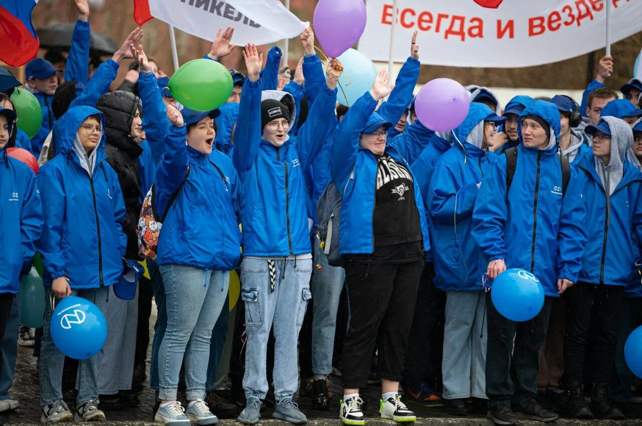 Новая школа смирных. Смирная наталия викторовна. Ученики в россии фото. Открытие трудового отряда школьников. Тош норильск.