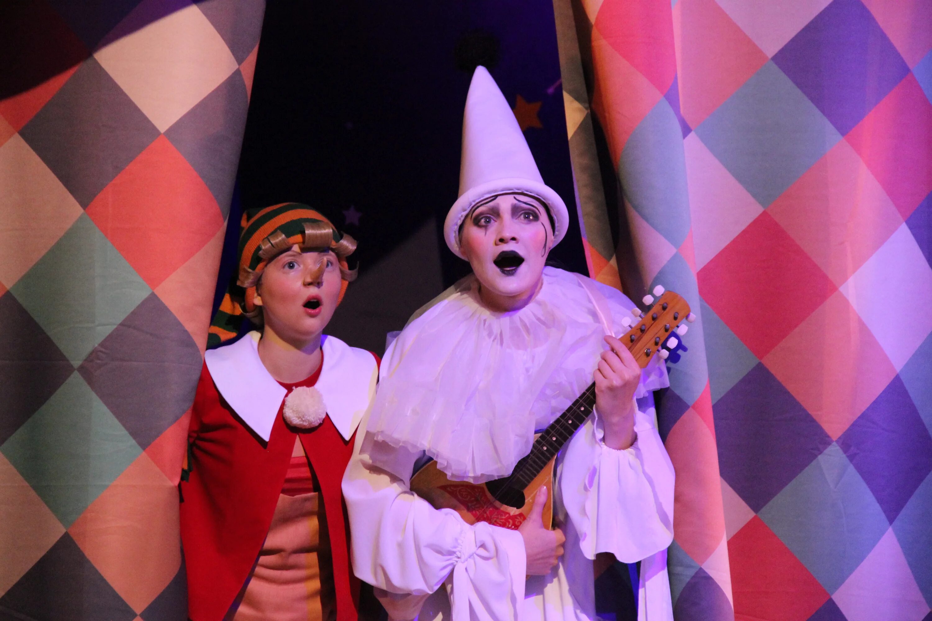 приключения буратино театр. спектакль приключения буратино. тюз золотой ключик екатеринбург. спектакль «буратино 2087». приключения буратино спектакль.