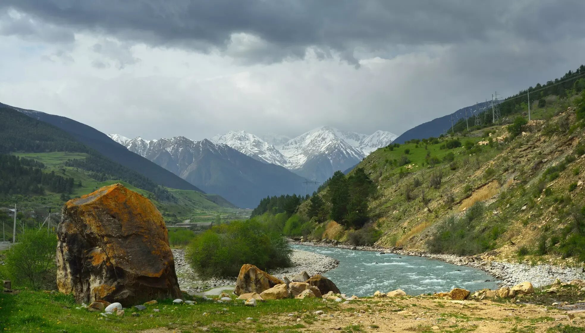 Река кубань усть джегута. Эльбрус и река кубань. Горы и реки кубани. Долина реки ку. Исток реки кубань.