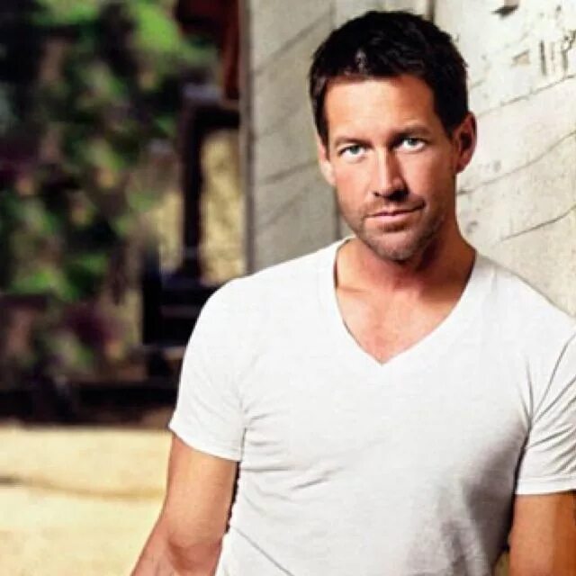 Mike delfino. Майк Дельфино. Отчаянные домохозяйки Майк Дельфино. Майк Дельфино актер.