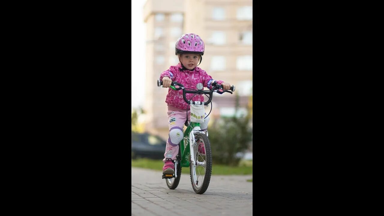 Кататься на велосипеде. Двухколесный велосипед для девочек. Круглый год на велосипеде. Научить ребенка кататься на велосипеде. Как научить ребенка кататься на велосипеде двухколесном