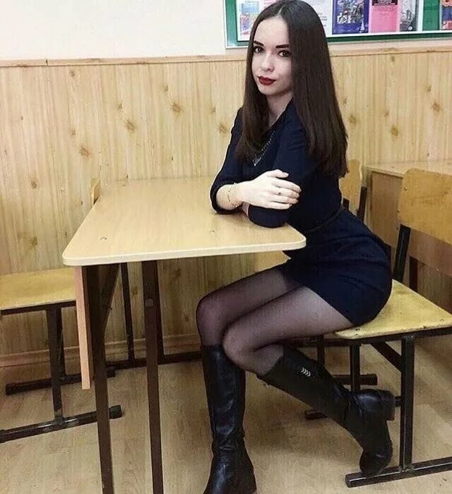 Щель одноклассницы