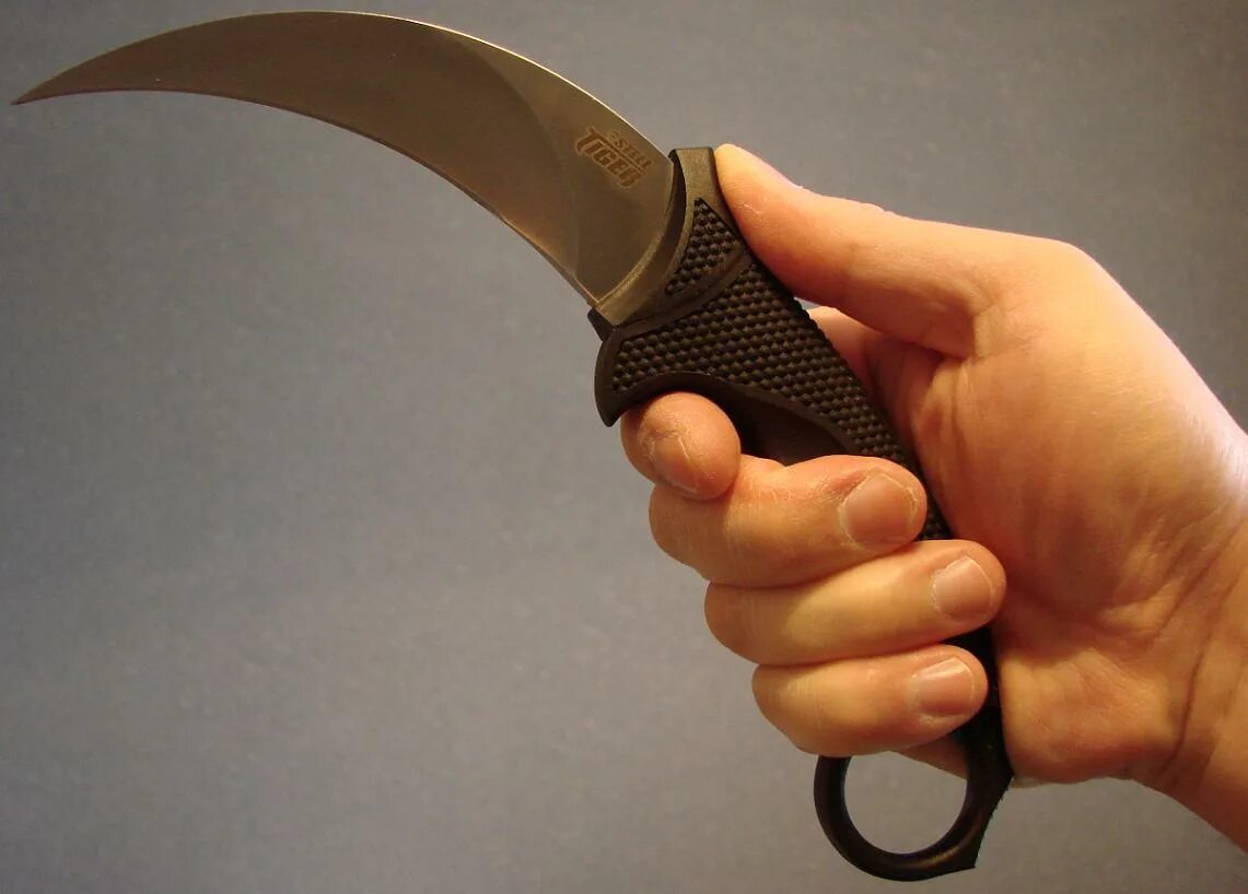 Железные ногти. Стальные когти. Железный напальчник коготь. Стальной коготь. Перчатки claw weapon.