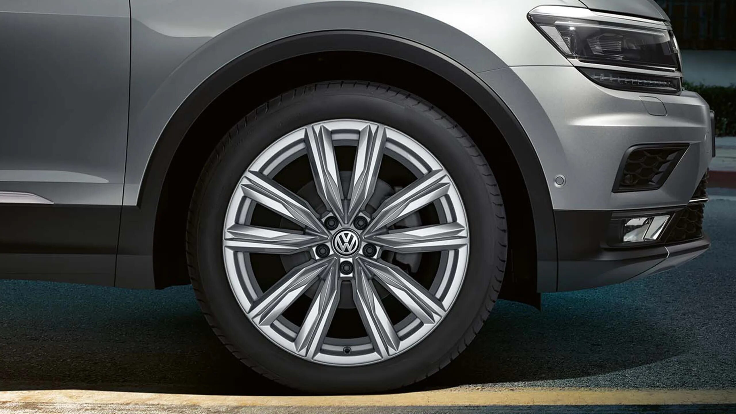 Диски valencia r19 tiguan. Оригинальные диски фольксваген тигуан 2021. Литые диски фольксваген тигуан оригинал. Диски vw tiguan r19. Диски литые на фольксваген тигуан.