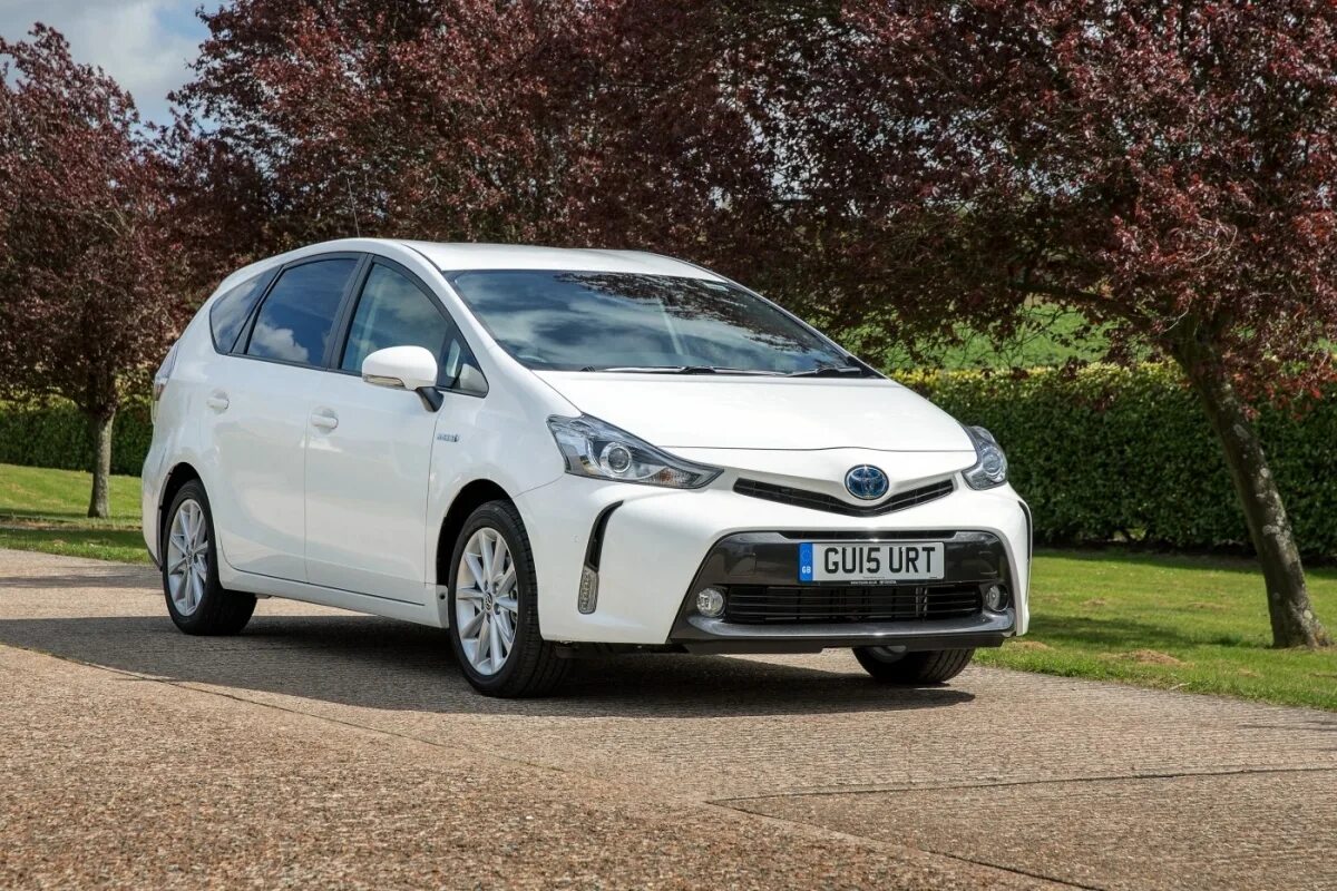 Приус 2015 года. Toyota Prius 2015. Toyota Prius v ( ) 2015. Toyota Prius Plus. Тойота Приус 30 2015.