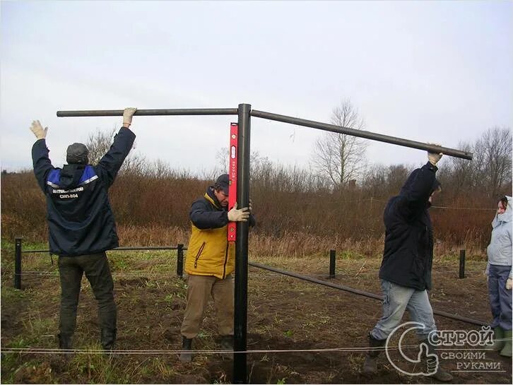 оснастка для закручивания винтовых свай. винтовые сваи в ручную. сваи винтовые 76 технология вкручивания. ручной монтаж винтовых свай. приспособа для закручивания винтовых свай.