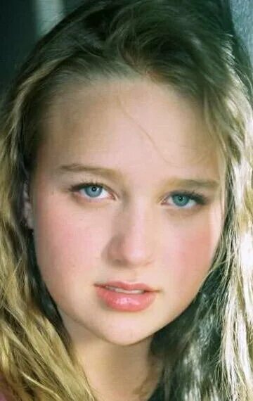 эми брукнер