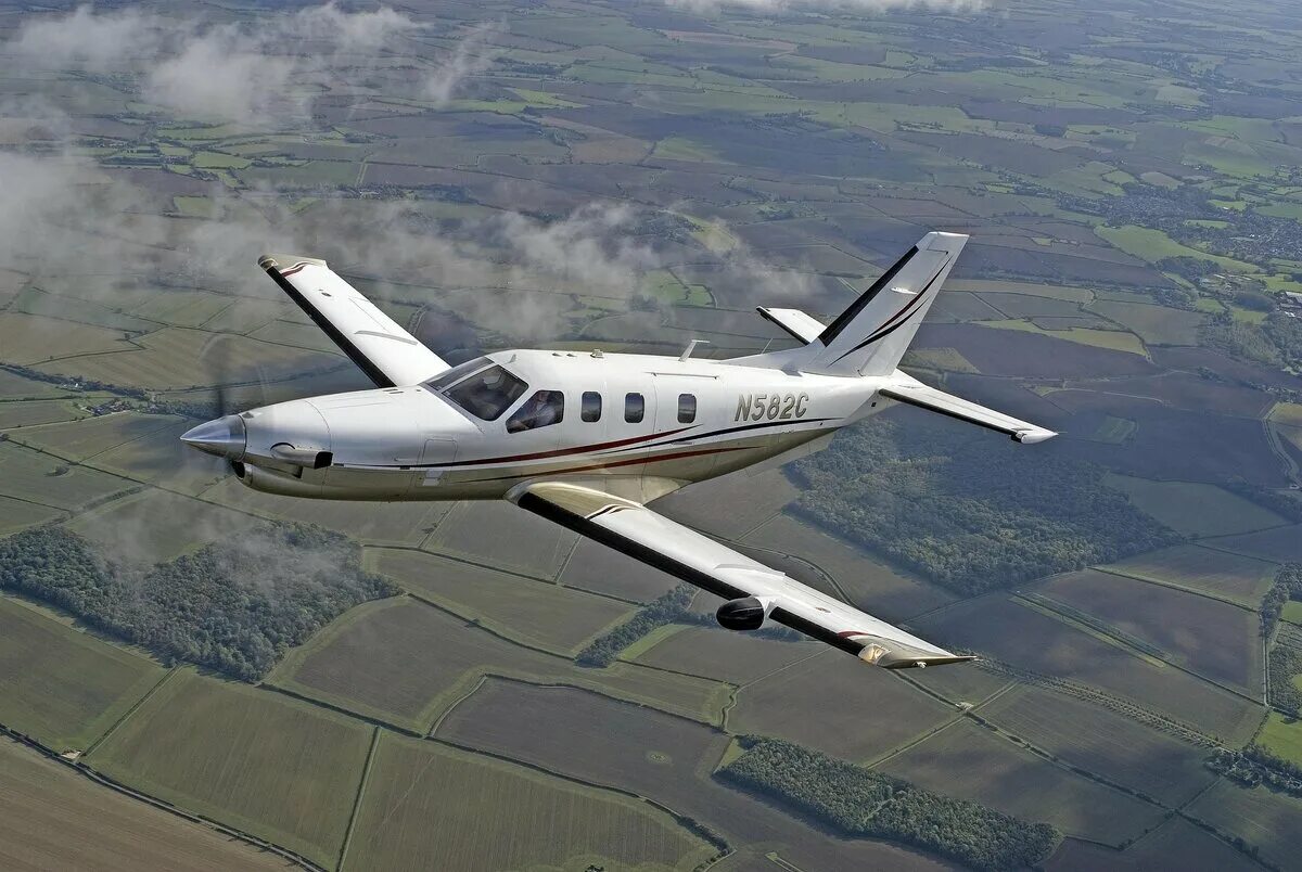 Легкий самолет 7. Tbm 700. Самолеты Socata tbm. Tbm 700 самолет. Самолет Socata tbm 940.