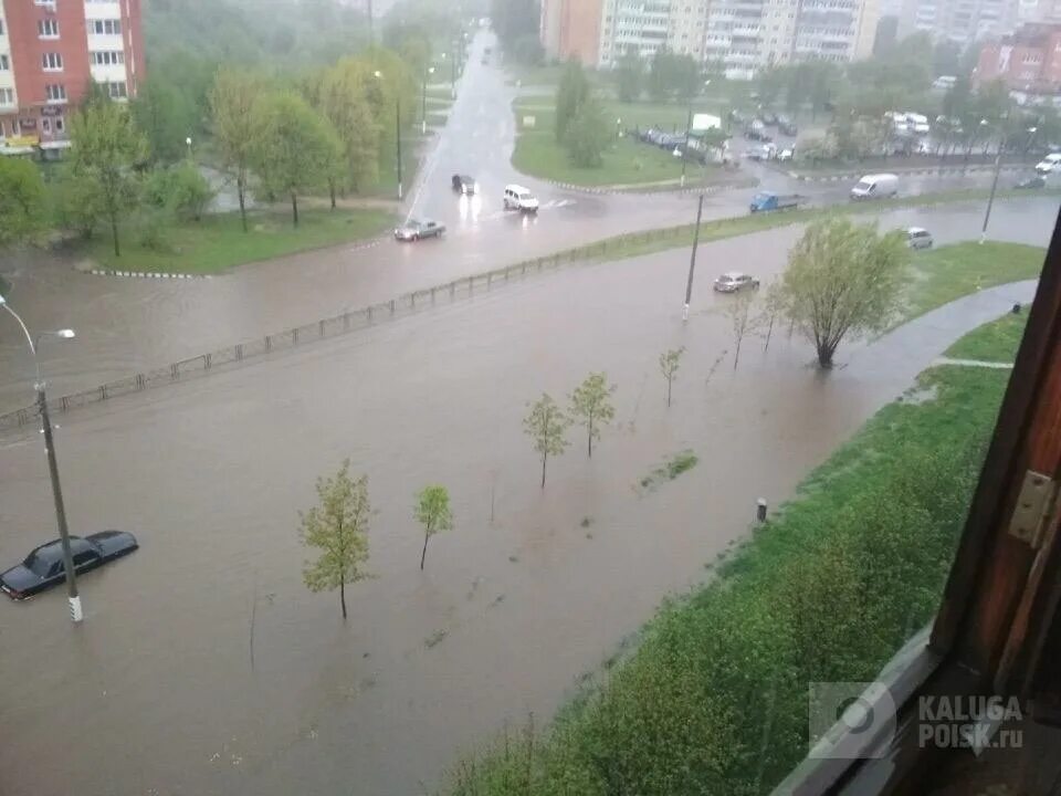 Погода в обнинске сегодня по часам подробно. Обнинск затопило. потоп обнинск. наводнение в обнинске. дождь в обнинске.