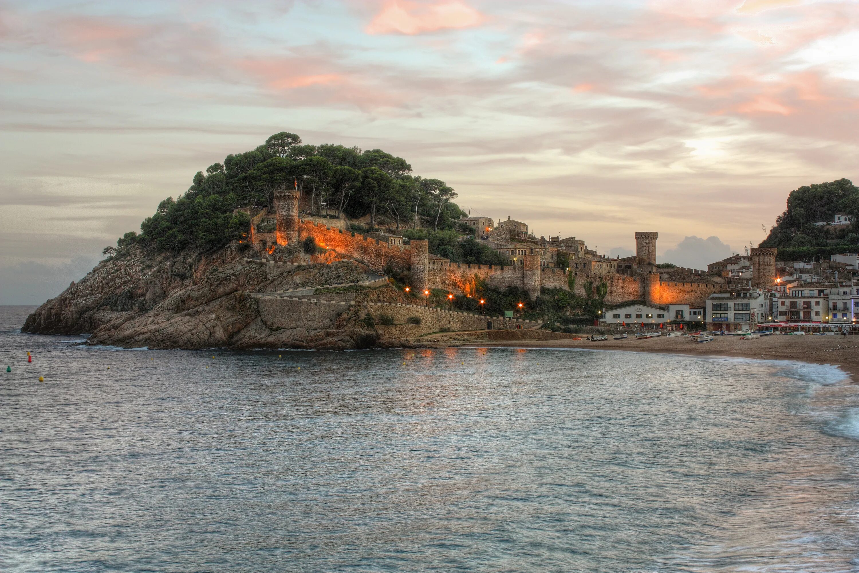 Tossa del mar испания. Коста брава. Тоссе де маре. Тоссе де маре. Тоссе де маре.