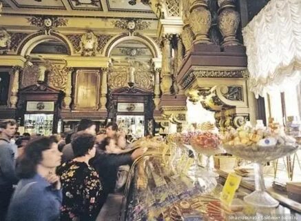 Елисеевский магазин расстреляли
