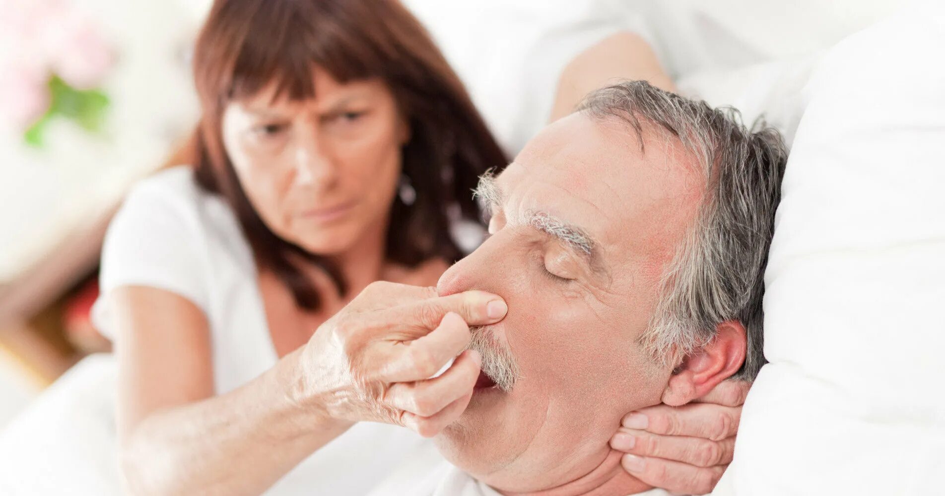 Храп во сне. Грустный сон. Дедушка храпит. Сонный паралич писадейра. Человек захлебывается во сне.