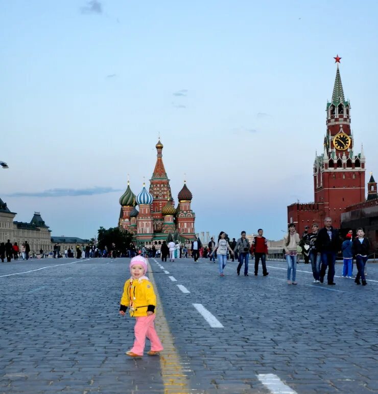 красная площадь 2001. сейчас красный включить. красная площадь сейчас 2023. красная площадь вчера. включи красный тихман.