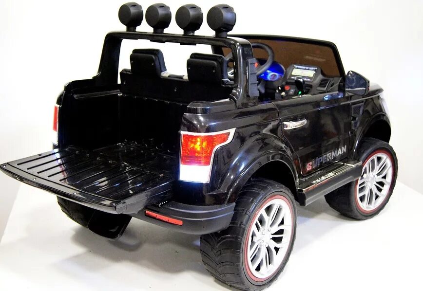 Машина для улицы на аккумуляторе. RIVERTOYS автомобиль range Rover а111мр. RIVERTOYS Jeep a004aa. Детский электромобиль двухместный range Rover. Детский джип Рендж Ровер.