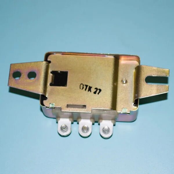 регулятор напряжения интегральный я120м1 камаз, ямз. регулятор напряжения маз 24в. реле регулятор рр24-3702. реле-регулятор 2712. регулятор напряжения урал 4320.