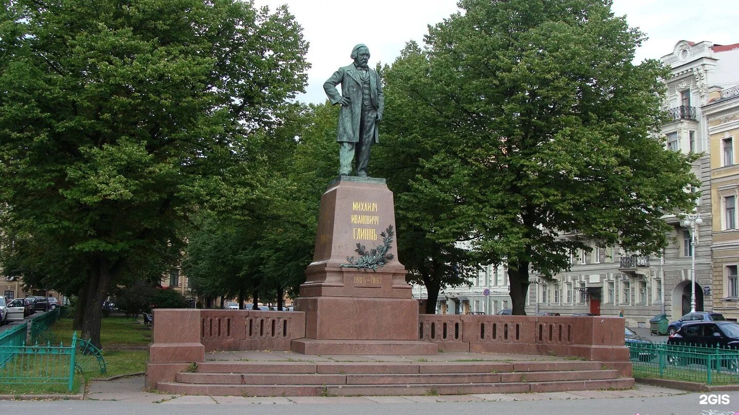 Где похоронен глинка город. Памятник Глинке СПБ Театральная площадь. Памятник Михаилу Глинке в Смоленске.