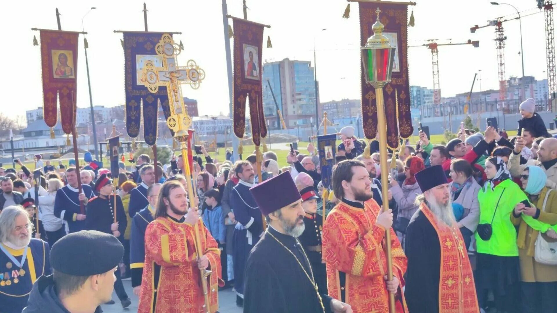 Пасхальная служба в храме. Осташево усадьба романовых. Подземные ходы казани. Царь кулич нижний новгород. Подземелья нижегородского кремля.