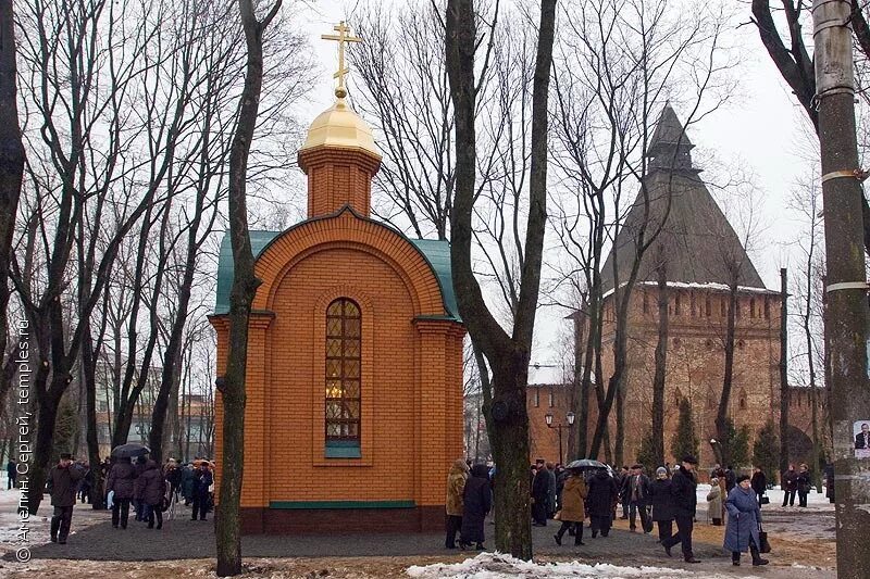 Часовня из кирпича. Смоленск часовня георгия победоносца. часовня георгия победоносца в сквере славы. часовня георгия победоносца ташкент. часовня кирпичная.