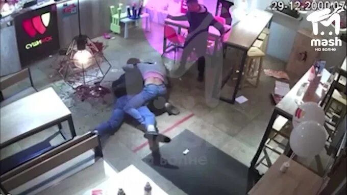 Драка в кабаке. Драки кафе видео. Фото драка в кафе ночь. Драки кафе видео. Draki v bare.