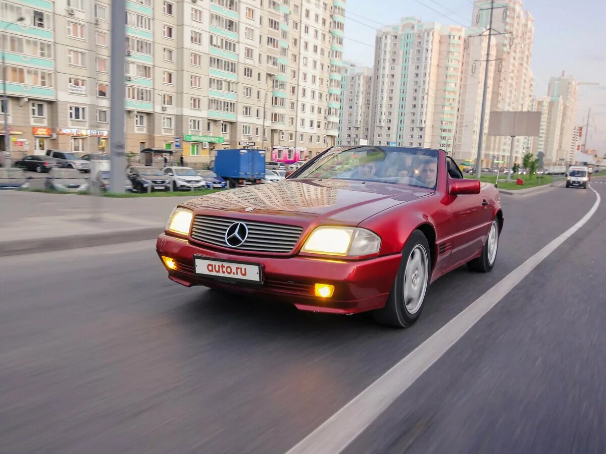 Mercedes r129 1990. Mercedes-Benz SL-класс 300 IV (r129). Красный Мерседес Бенц 1973 SL-class года. Mercedes Roadster 1990. Мерседес s москва