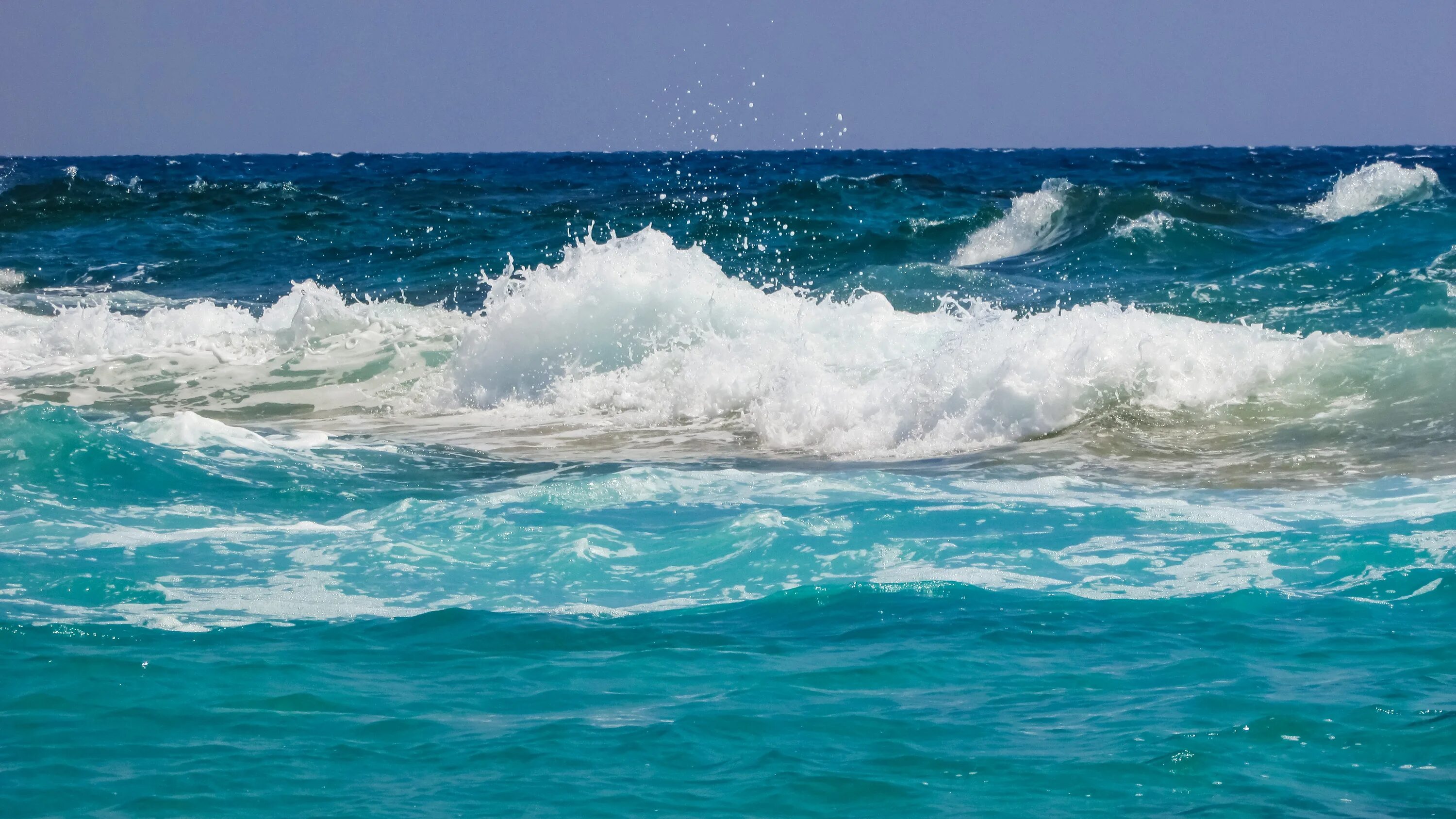 Волна волнует. Волны панорама. Море волна панорама. Море волны Горизонт. Волны Аравийского моря.