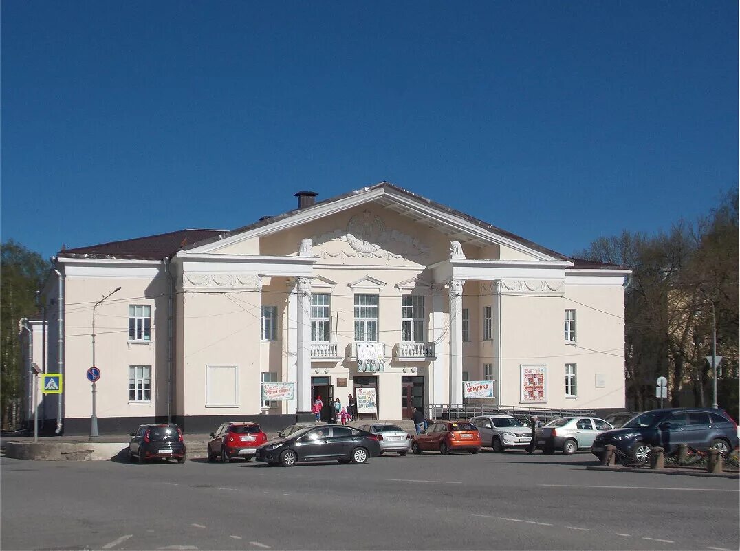 дворец культуры кировск мурманская. дк города кировска ленинградской области. дом культуры город кировск. дворец культуры кировск мурманская область. дом культуры кировск ленинградская область.