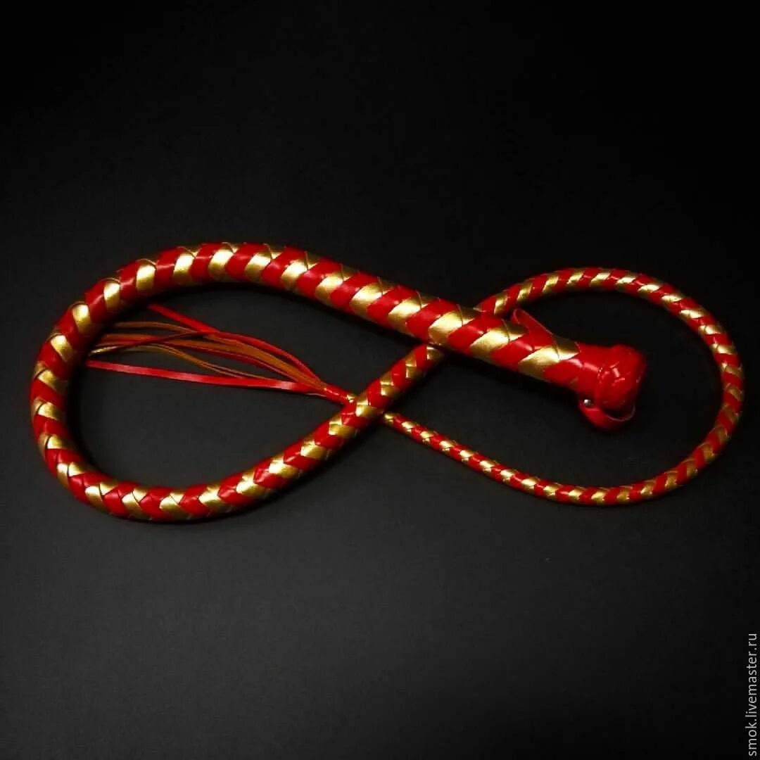 Цыганская нагайка арапник. Плетка кожаная с шипами. Кнут 1. Кнут батиг. Кнут кожаный.