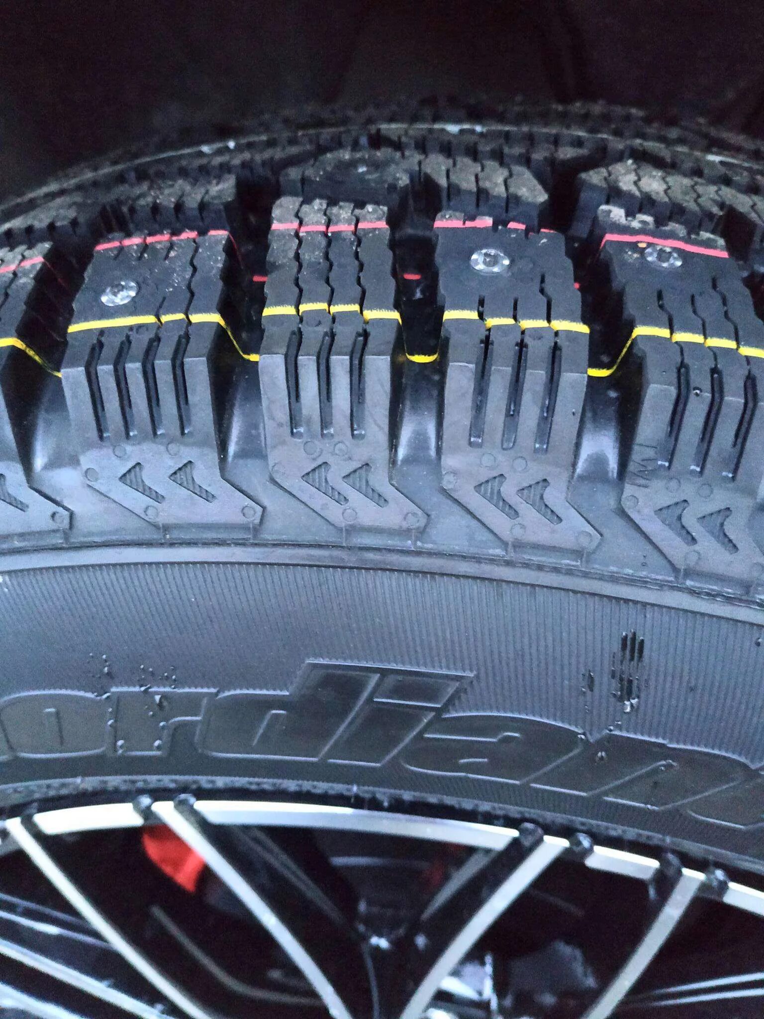 Купить новую резину r16. Кордиант Сноу кросс 215/65/16. Cordiant Snow Cross 215/65 r16 102t. Автошина r16 215/65 Cordiant Snow Cross (шип). Шины Кордиант 215/65 r16.