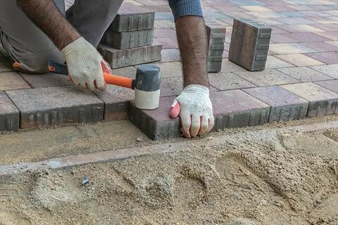 На какой раствор кладут тротуарную плитку