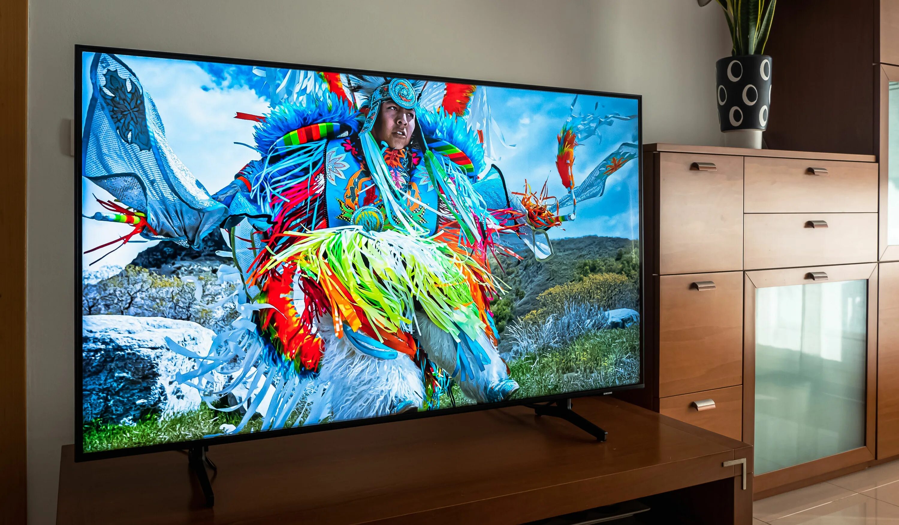 Samsung QLED q60a. Samsung QLED 60. Телевизор самсунг 65 QLED. QLED 55.