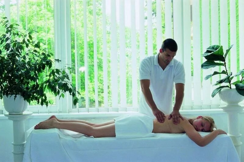 Оздоровительные услуги. Health spa. Санаторий процедуры. Помещение на спа оздоровительных услуг. Девушка в спа салоне.