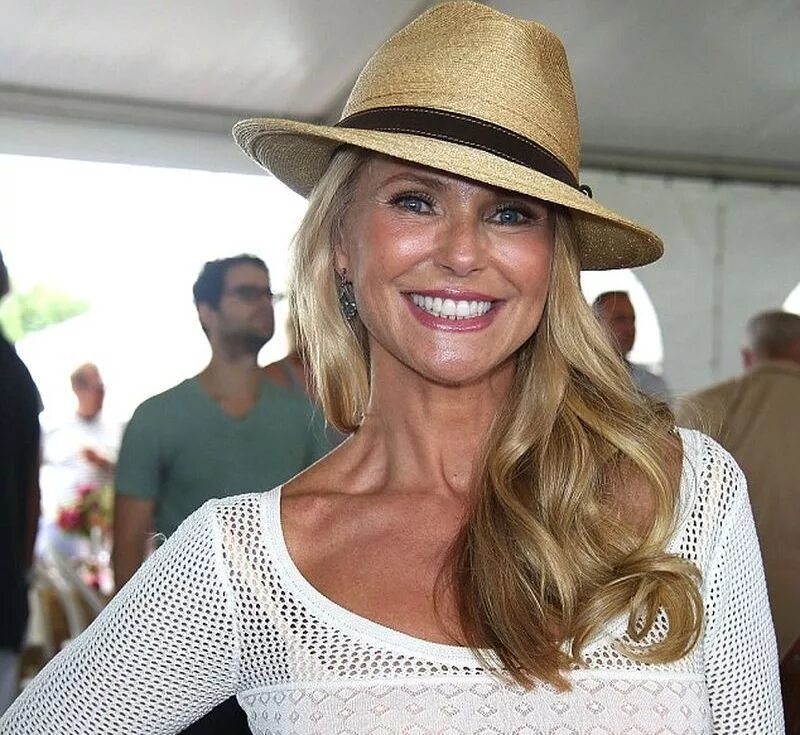 макияж 50+. кристи бринкли в 80х. 60 летняя модель кристи бринкли. какивыглядят девушки в 30лет. 30 лет молодо выгляжу.