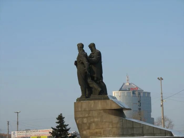 Памятник воинам Уральского добровольческого танкового корпуса. Памятник УДТК В Екатеринбурге. Памятник Уральскому добровольческому корпусу (в городе Пермь). Памятник ВОВ Екатеринбург Уральский добровольческий.