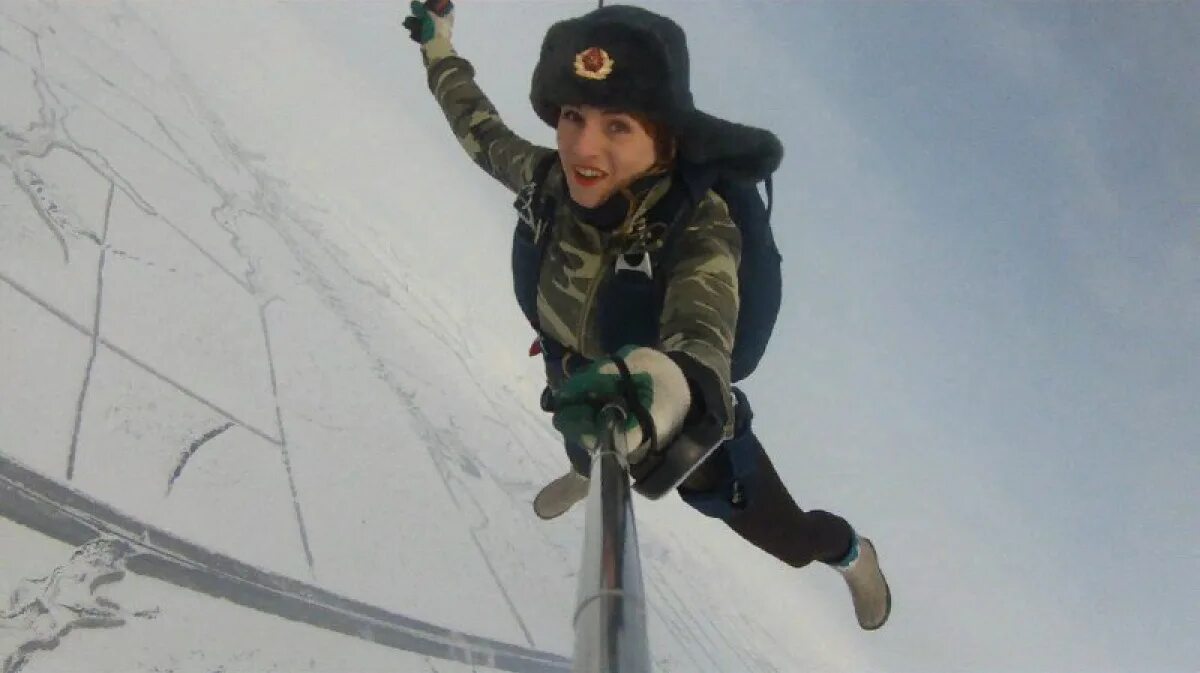 Можно ли прыгать с парашютом зимой. Вертипрахова елена владимировна парашютист. галина бойкова воронеж. прыжок с парашютом селфи. парашютист селфи.