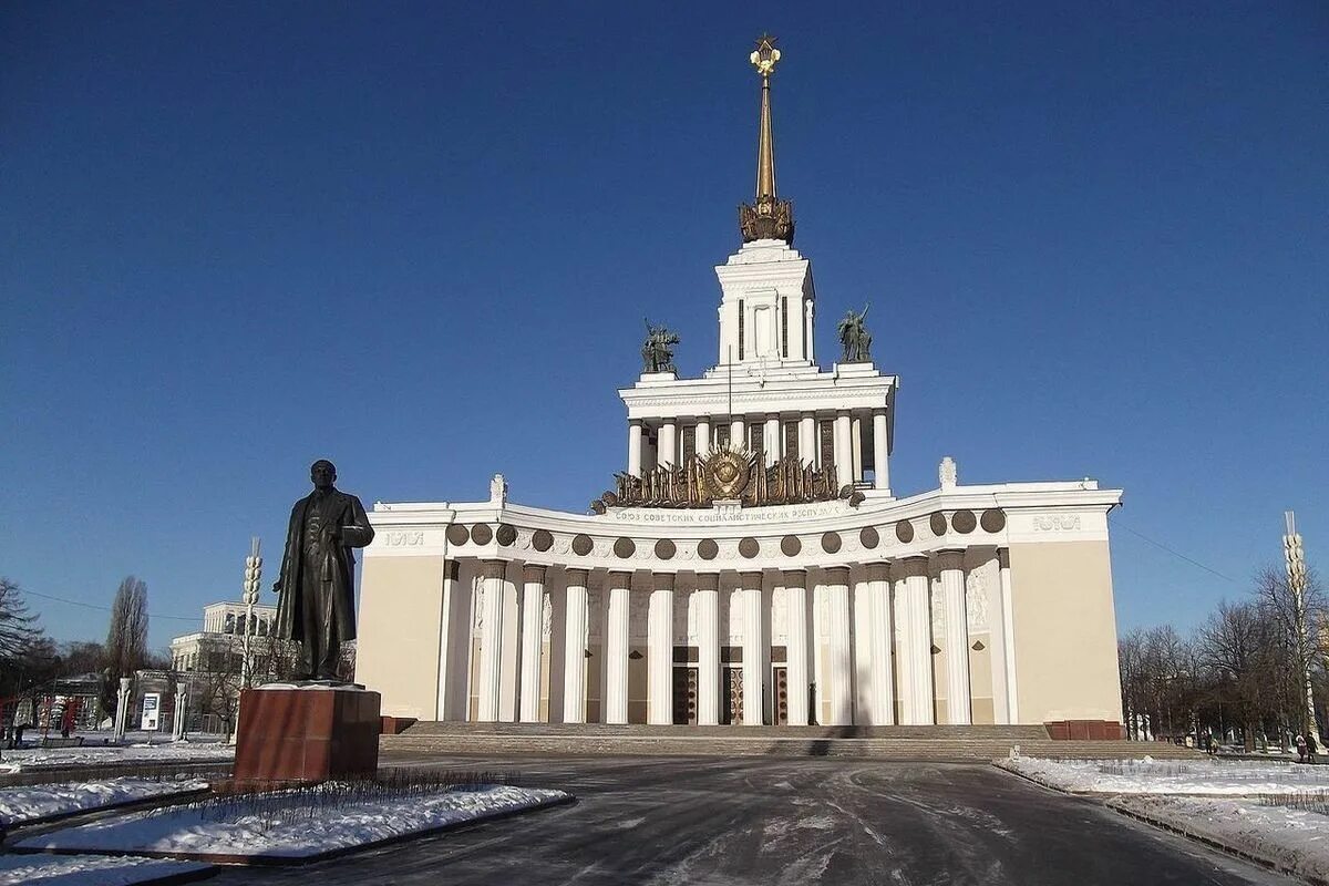 Павильон 1 ВДНХ. Главный павильон ВВЦ. Главный павильон ВДНХ сталинский Ампир. Щуко главный павильон ВДНХ.