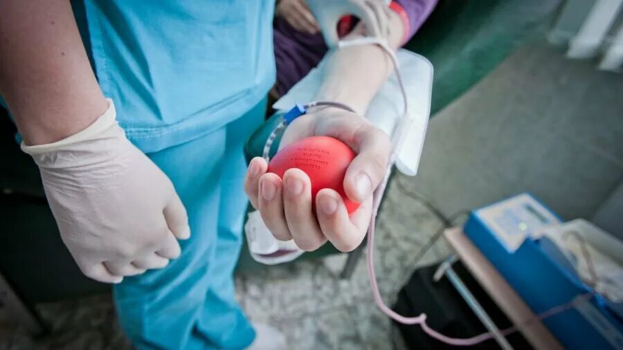 Донор. Донорство плазмы крови с антителами к Covid - 19. Переливание крови донор. Донорство трансфузиология.