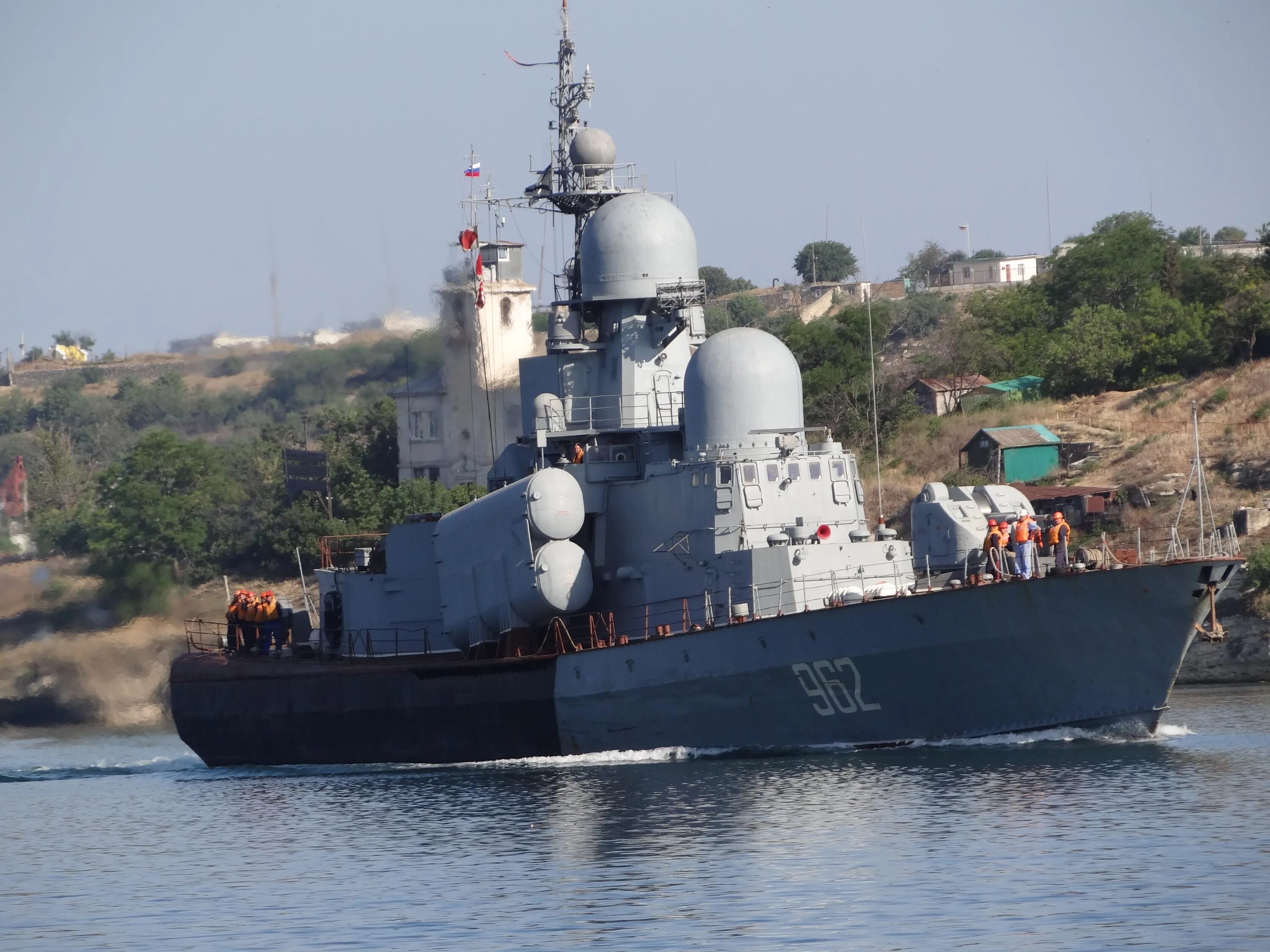 Мрк молния 1241. Гибели ракетного катера ивановец проекта 1241. Большие ракетные катера проекта 12411 молния. Ракетный катер ивановец. Гибели ракетного катера ивановец проекта 1241.