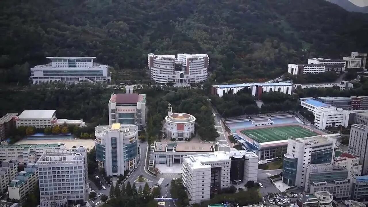 Dong a university
