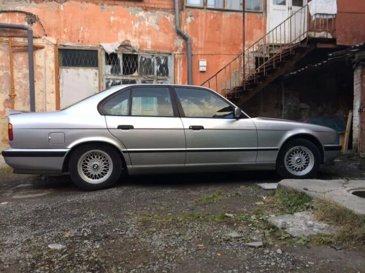 BMW e34 5 стиль. Диски БМВ е34 5 стиль. Диски 4 стиль БМВ е34. BMW e34 r16.