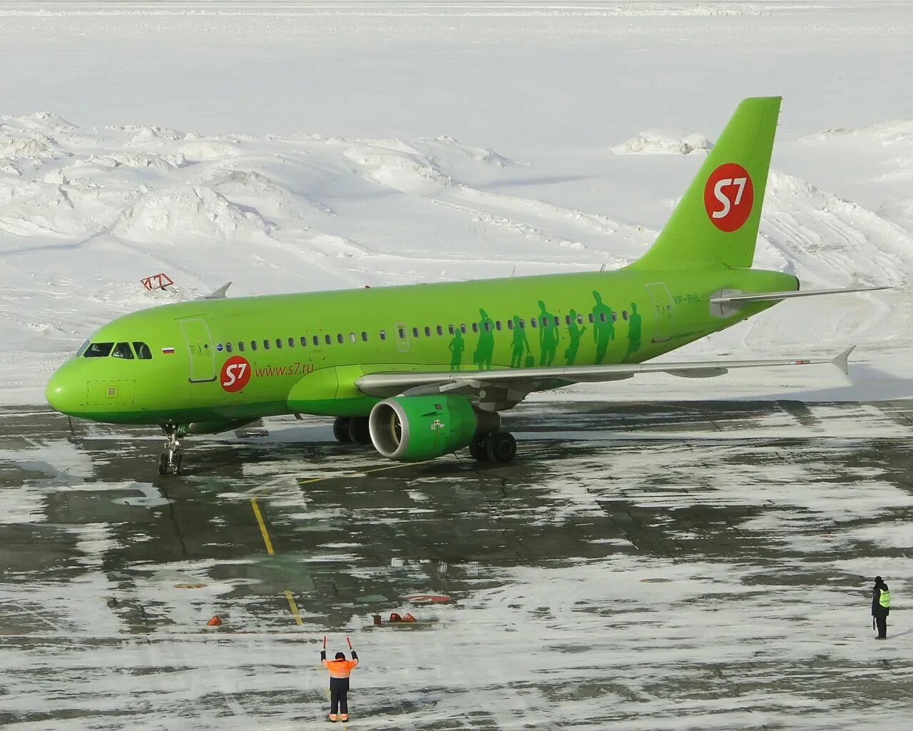 Аэробус а319 s7 Airlines. A319 s7. Airbus a-319 самолёта s7. Airbus a319 s7. Где севен