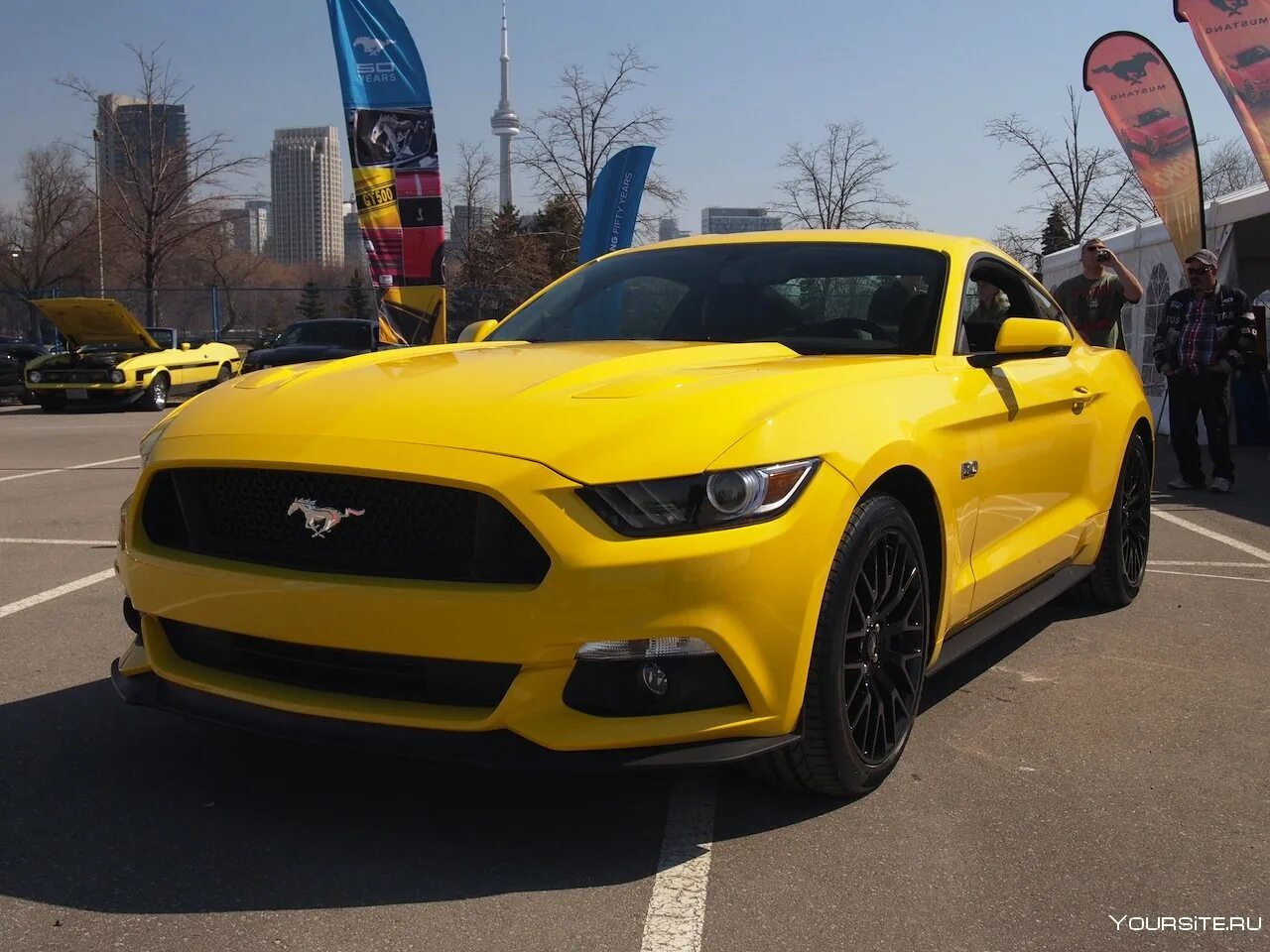 Yellow Mustang 1310 × 737 Yellow mustang, Mustang, Sports car