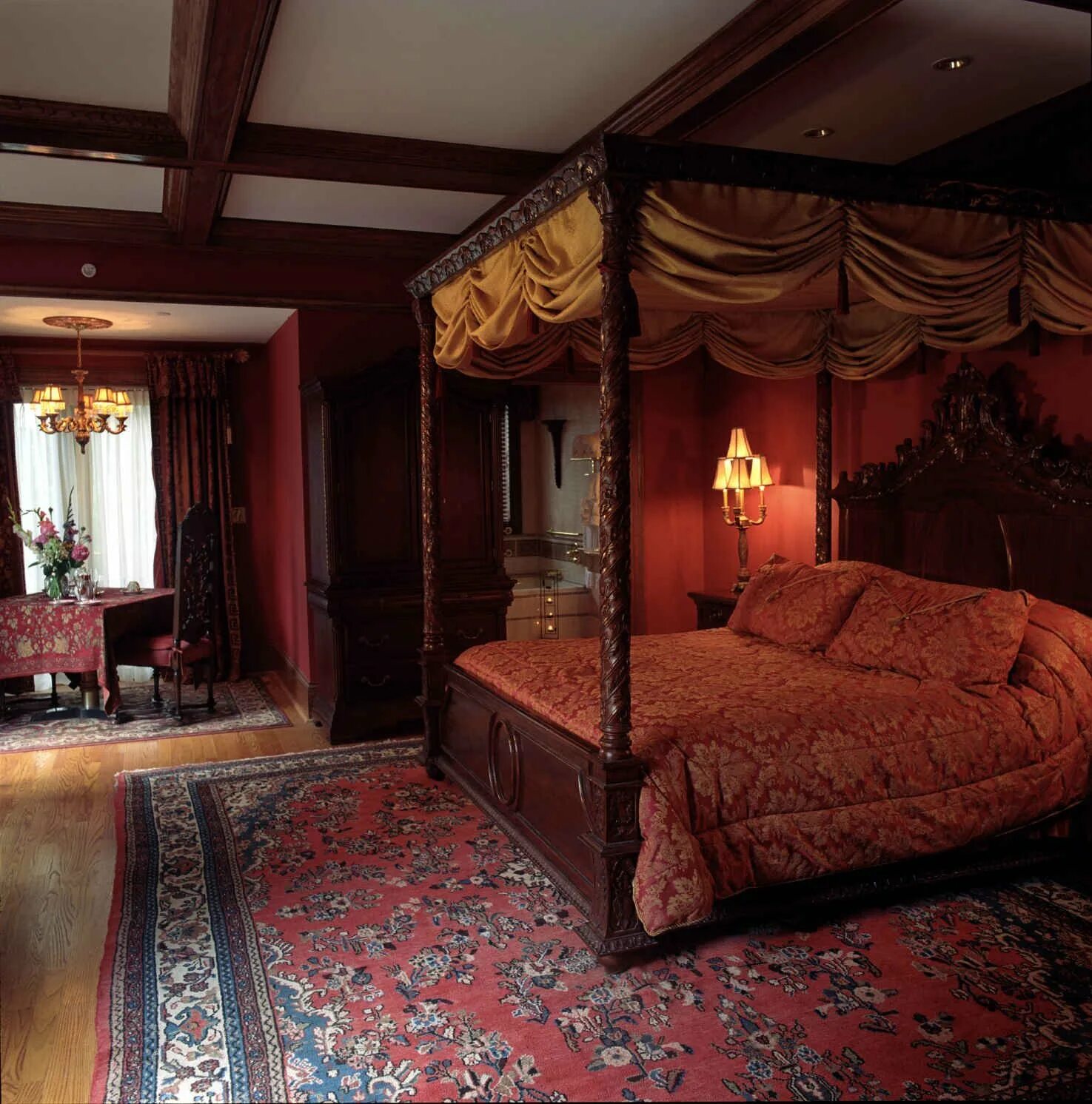 Комнаты в особняке. Роскошная спальня в особняке. Спальня в особняке. Огромная комната в особняке. Красивая спальня в особняке.