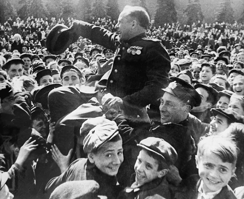 О победе советского народа в войне. Кадры Победы 1945. Кадры Победы 1945 Москва. Ликование Победы 1945. Радость Победы 1945.