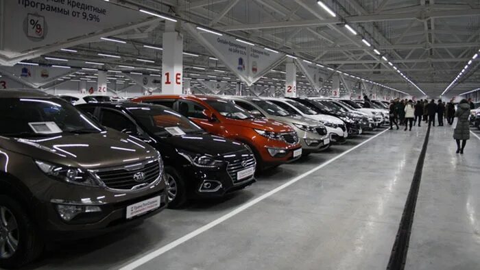 Васильченко 16 казань автосалон. Автосалон акос казань. М7 ттс автосалон казань. Автосалон в ангаре. Автосалоны казань подержанные.