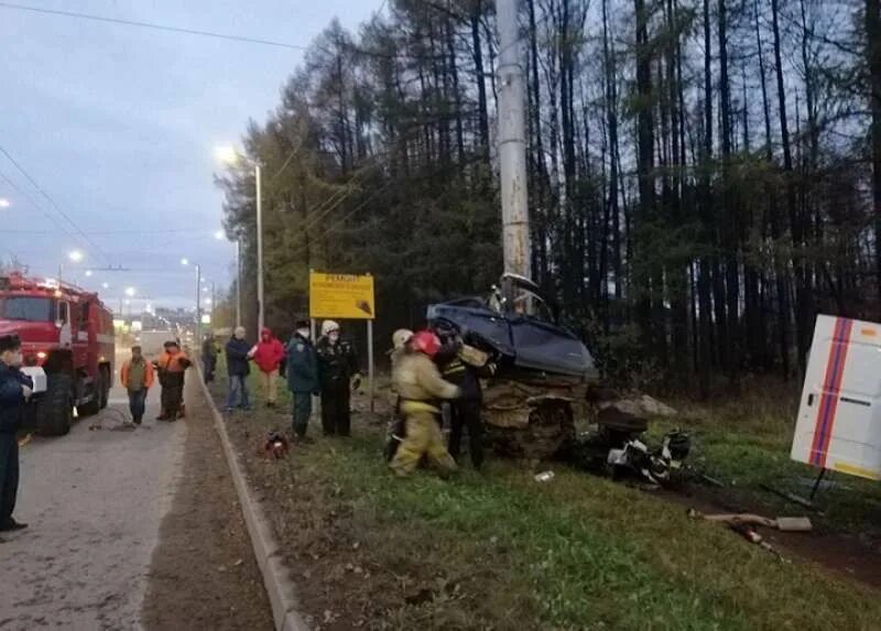 В иваново разбился. ДТП Иваново Кохомское шоссе. ДТП на Кохомском шоссе в Иваново. Кохомское шоссе авария 25 октября Иваново. ДТП на Кохомском шоссе Иваново 4 человека.