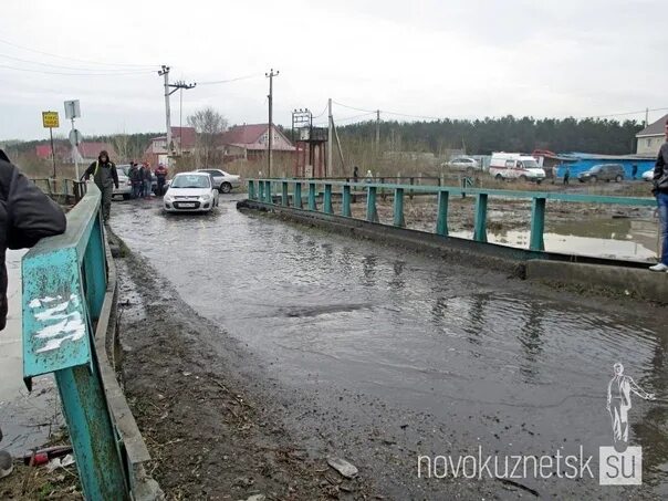 Паводок 2021 Новокузнецк. Ильинский мост Новокузнецк. Запсибовский мост в Новокузнецке. Наводнение Новокузнецк.