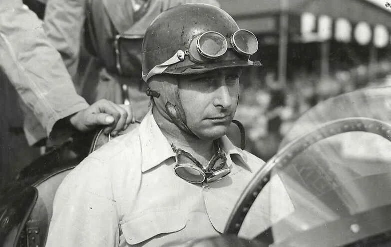Хуан мануэль фанхио. Хуан-Мануэль Фанхио гонщик. Хуан-Мануэль Фанхио 1940. Хуан-Мануэль Фанхио фото.