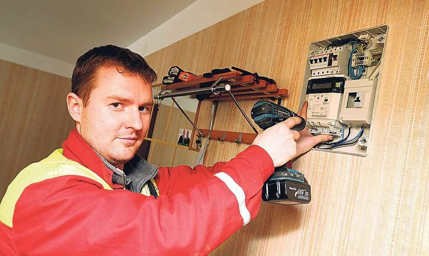 Электрик в воронеже с выездом на дом. Я электрик. Слаботочка монтаж. Услуги по монтажу локальной сети. Электрик в воронеже с выездом на дом.