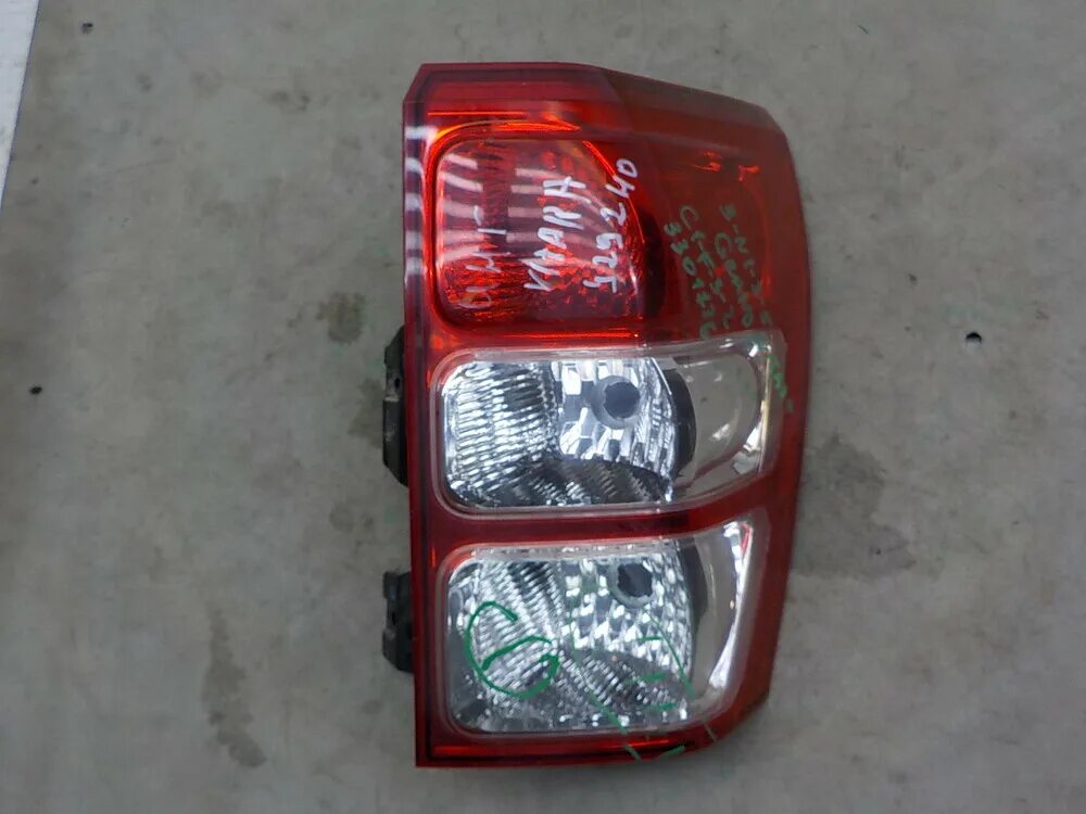 3567065j11. Задний фонарь гранд витара. Фонарь suzuki grand vitara. Фонарь сузуки гранд витара. Фонарь гранд витара.